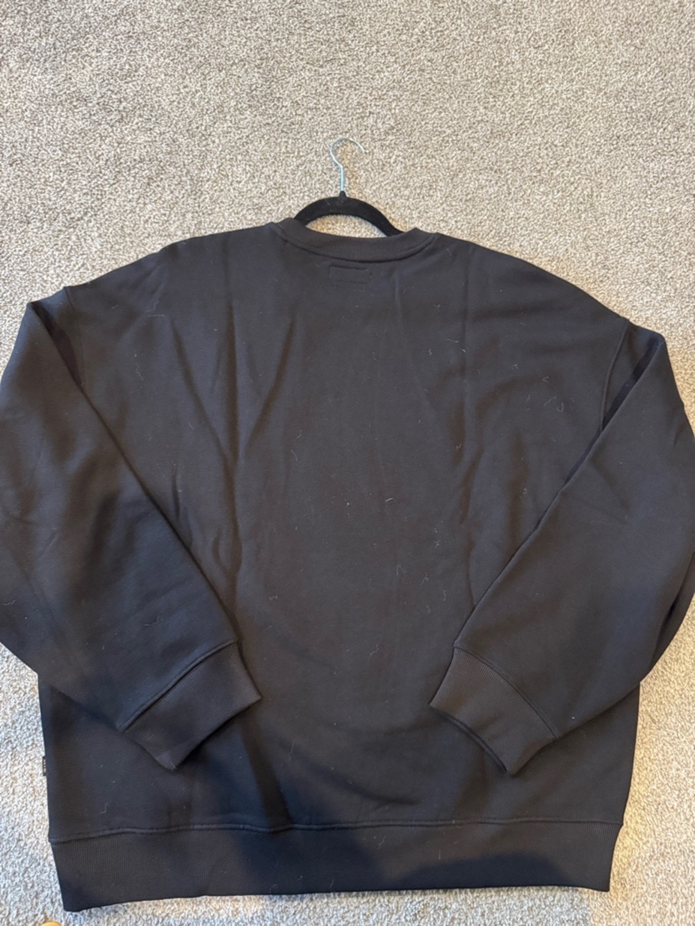 GUESS Black Crewneck with Red Triangle Logo oversized - Picture 5 of 5